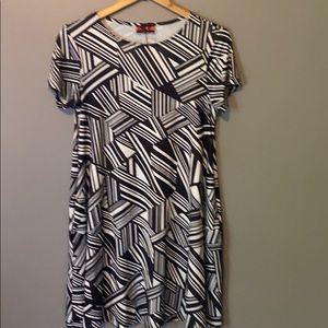 Black and White graphic dress- Isle by Melis Kozan